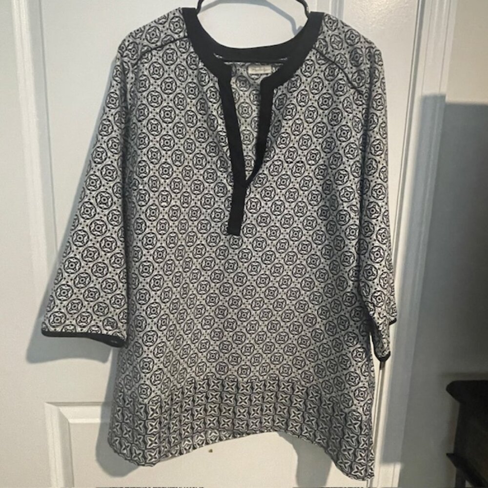 Antilia femme Black and White 3/4 sleeve top